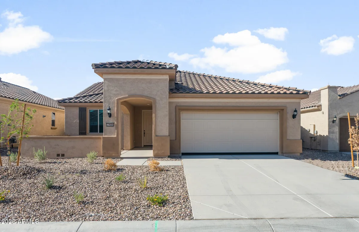 Property Slideshow image 1 of 34 | 7908 w cactus wren way, Florence, AZ, 85132