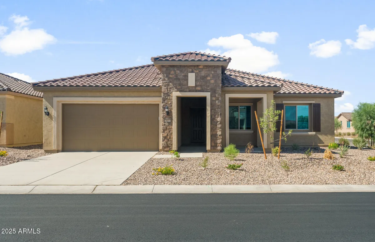 Property Slideshow image 1 of 34 | 7802 w mockingbird way, Florence, AZ, 85132