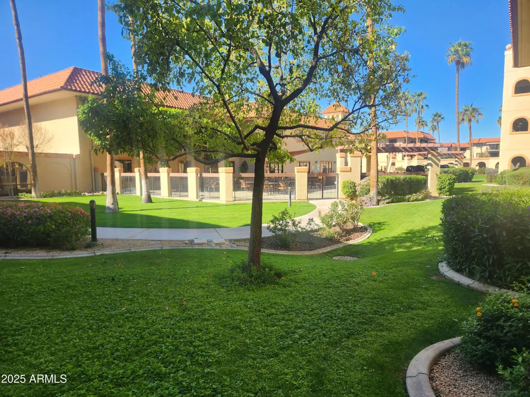 Property Slideshow image 1 of 19 | 10330 w thunderbird blvd c103, Sun City, AZ, 85351