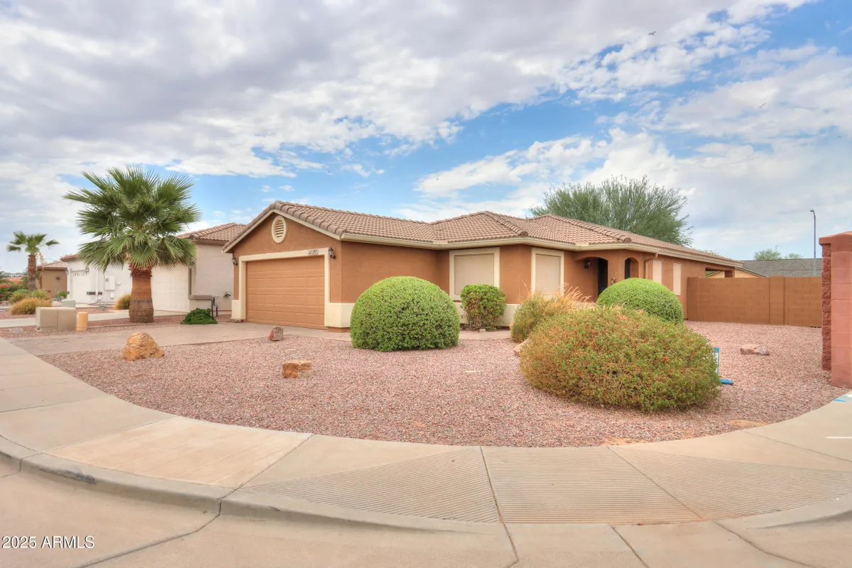 Property Slideshow image 1 of 50 | 1295 n lantana pl, Casa Grande, AZ, 85122