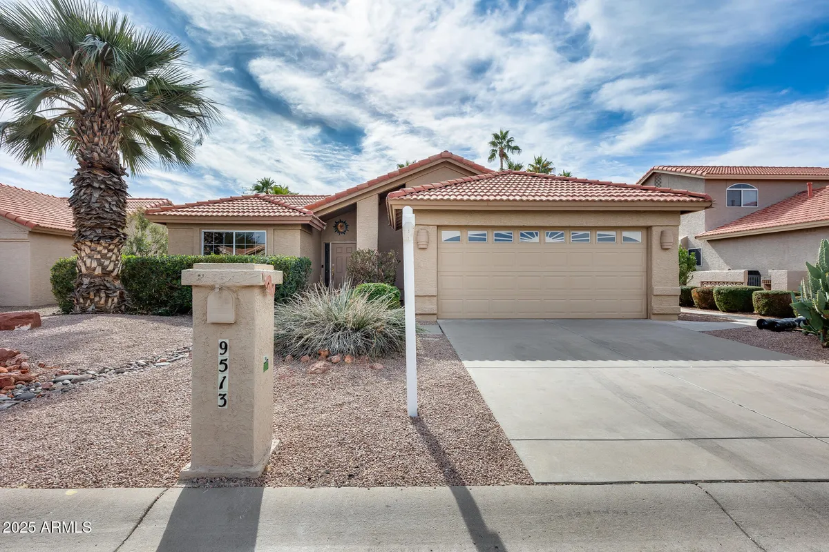 Property Slideshow image 1 of 37 | 9513 e hercules dr, Sun Lakes, AZ, 85248