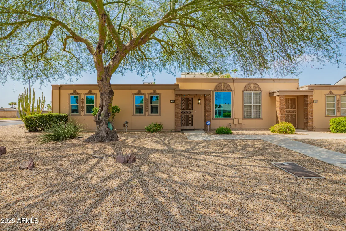 Property Slideshow image 1 of 20 | 11141 w cameo dr, Sun City, AZ, 85351
