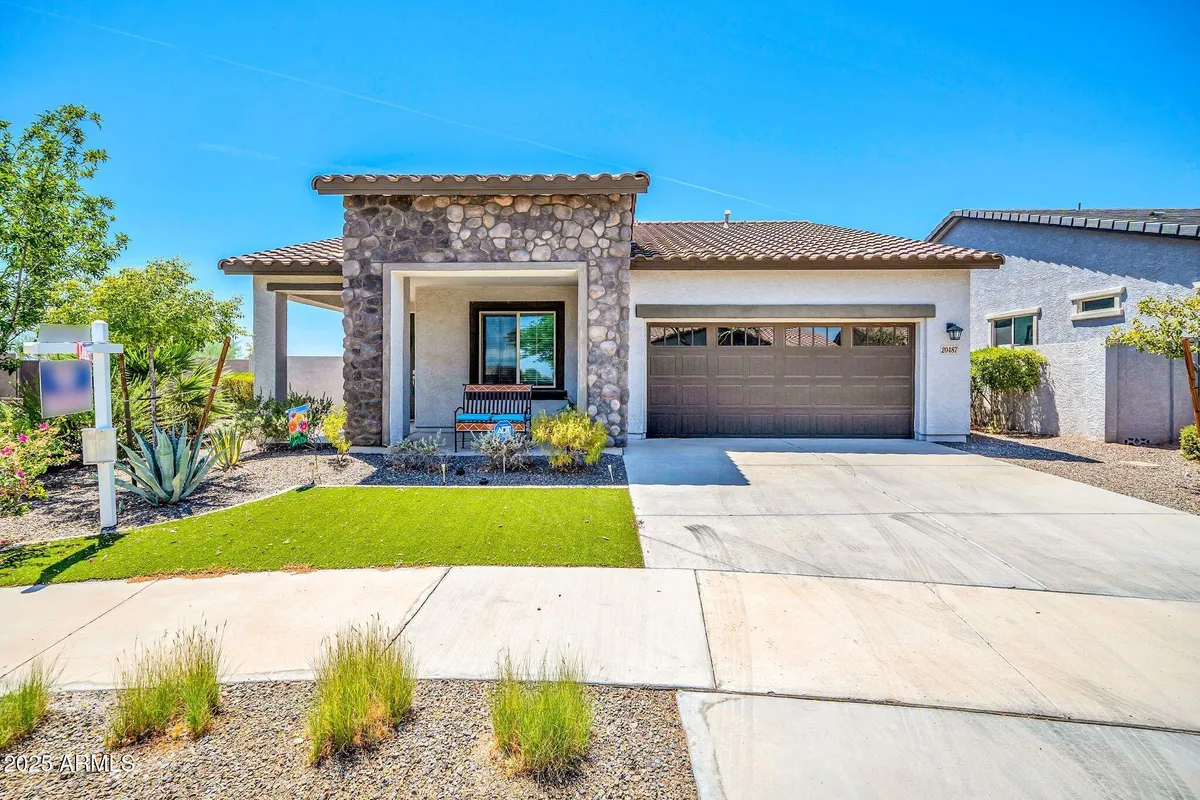 Property Slideshow image 1 of 34 | 20487 w minnezona ave, Buckeye, AZ, 85396