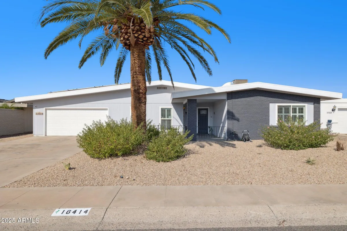Property Slideshow image 1 of 31 | 16414 n meadow park dr, Sun City, AZ, 85351