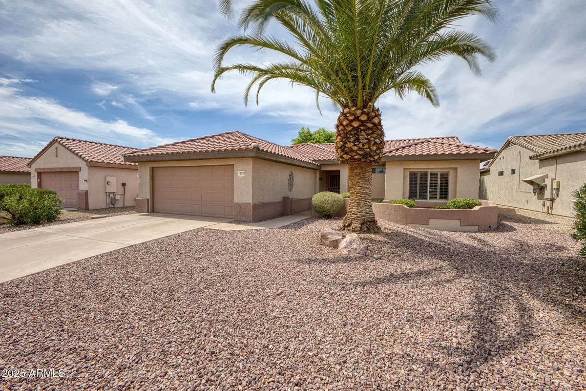 Property Slideshow image 1 of 32 | 15601 w vista grande ln, Surprise, AZ, 85374