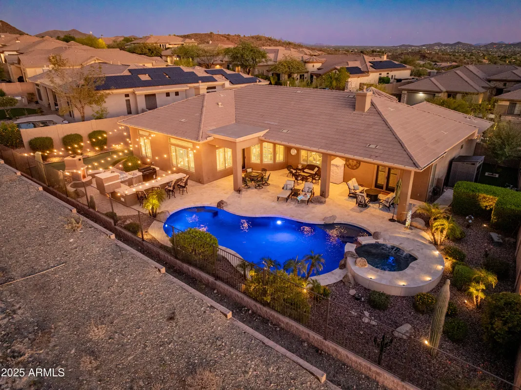 Property Slideshow image 1 of 52 | 2546 w shinnecock way, Anthem, AZ, 85086