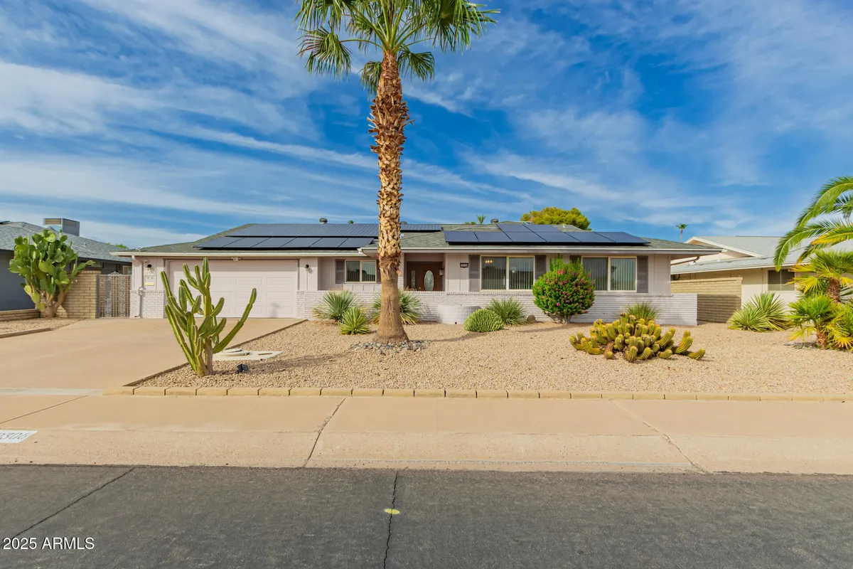 Property Slideshow image 1 of 47 | 10306 w cameo dr, Sun City, AZ, 85351