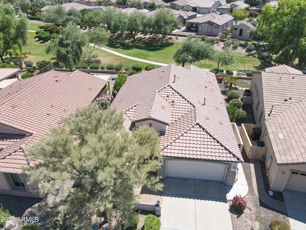 Property Slideshow image 1 of 52 | 4237 e blue spruce ln, Gilbert, AZ, 85298
