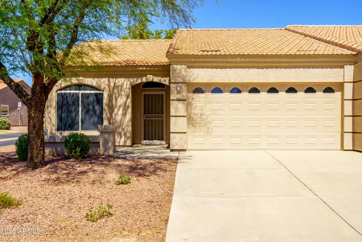 Property Slideshow image 1 of 20 | 2101 s yellow wood 75, Mesa, AZ, 85209