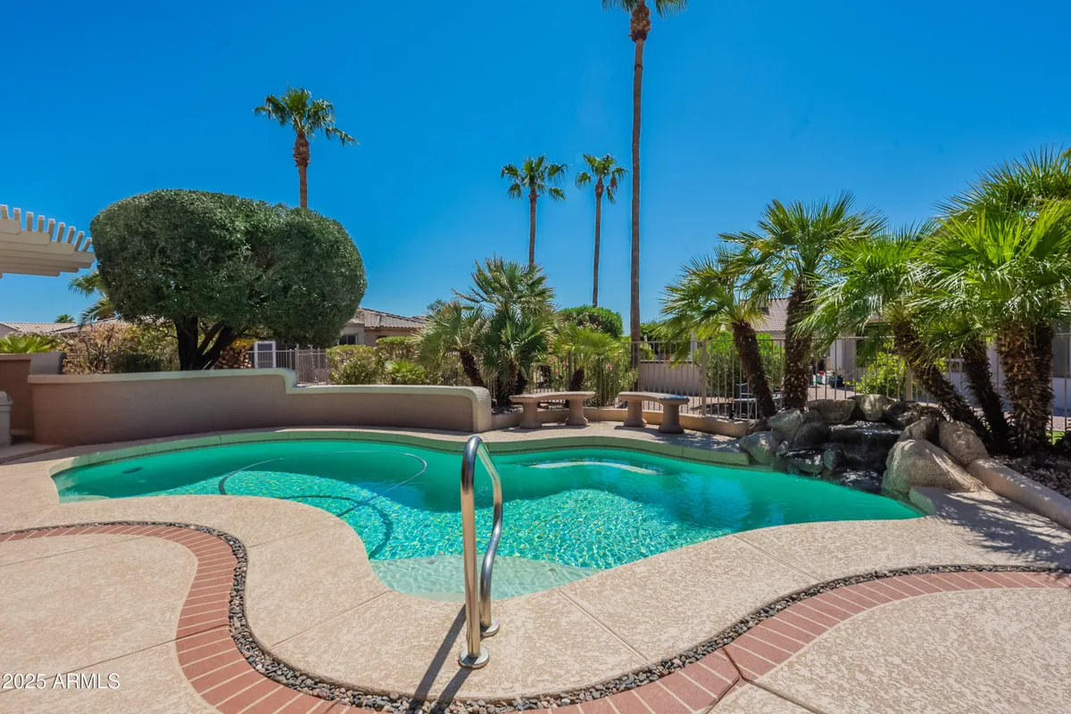 Property Slideshow image 1 of 44 | 15309 w summerwind ln, Surprise, AZ, 85374
