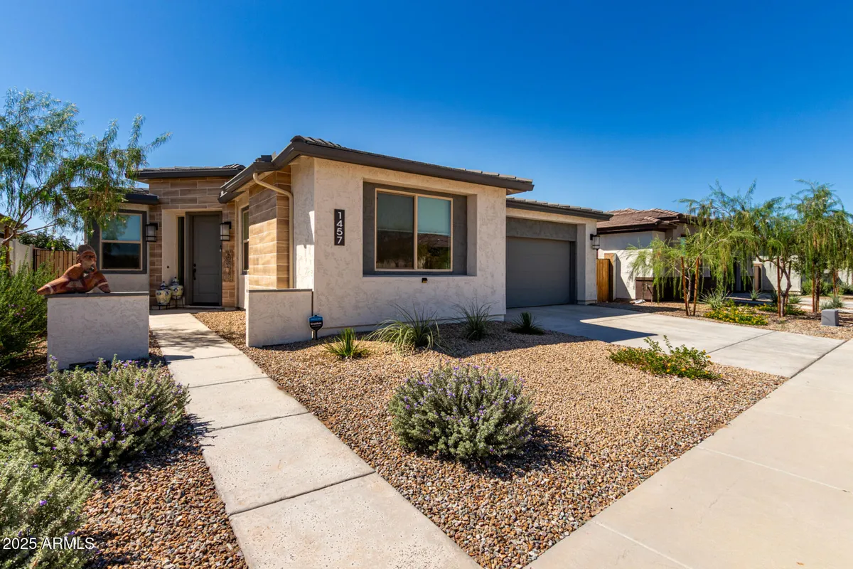 Property Slideshow image 1 of 38 | 1457 w camina plata, Queen Creek, AZ, 85140