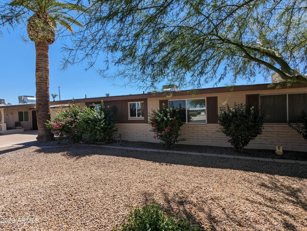Property Slideshow image 1 of 29 | 10433 w oakmont dr, Sun City, AZ, 85351