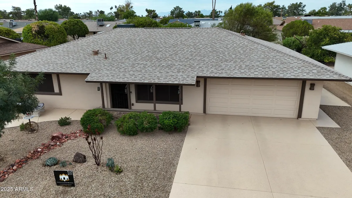 Property Slideshow image 1 of 40 | 9635 w spanish moss ln, Sun City, AZ, 85373