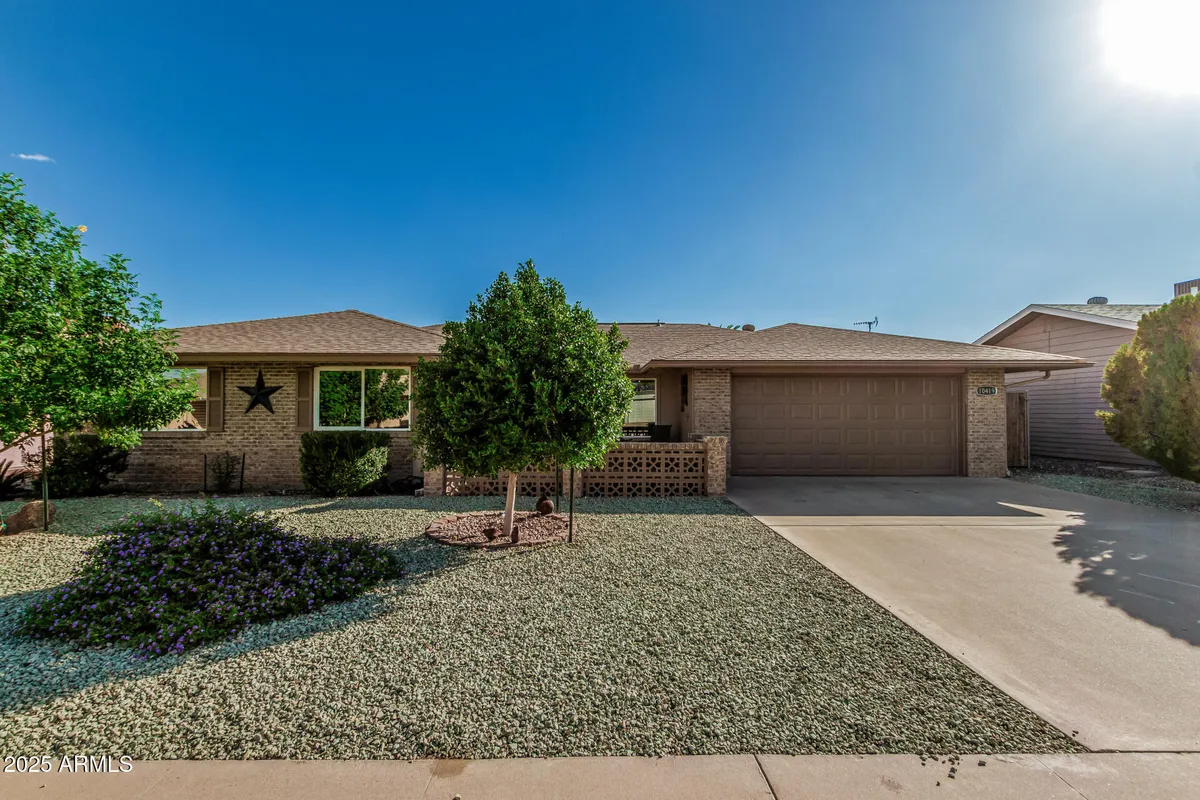 Property Slideshow image 1 of 35 | 10419 w tumblewood dr, Sun City, AZ, 85351