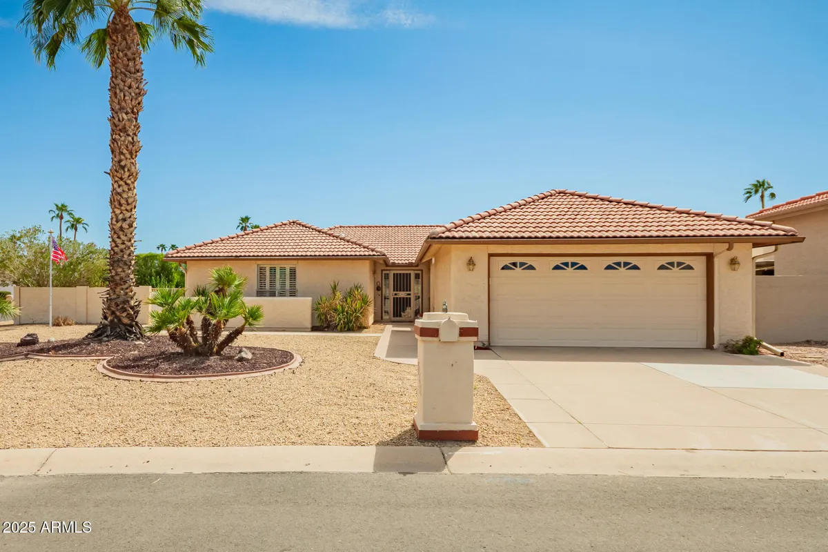 Property Slideshow image 1 of 38 | 10521 e flintlock dr, Sun Lakes, AZ, 85248