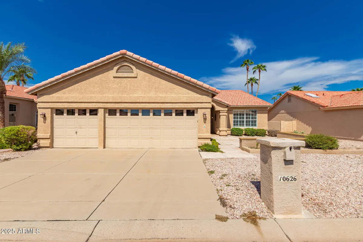 Property Slideshow image 1 of 49 | 10626 e voax dr, Sun Lakes, AZ, 85248
