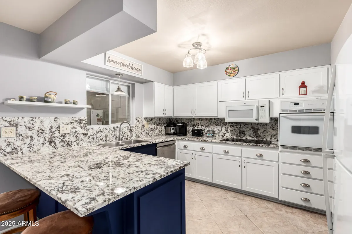 Property Slideshow image 1 of 29 | 10230 n 106th dr, Sun City, AZ, 85351