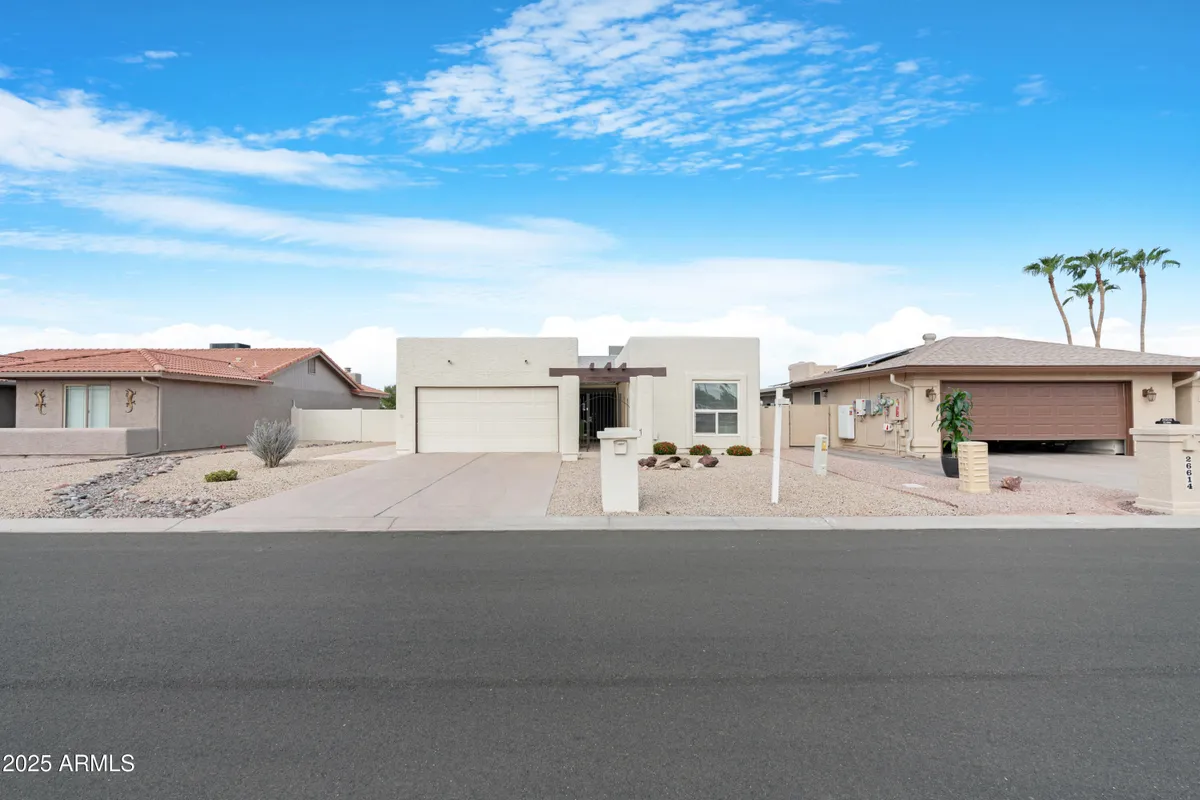 Property Slideshow image 1 of 36 | 26618 s pinewood dr, Sun Lakes, AZ, 85248