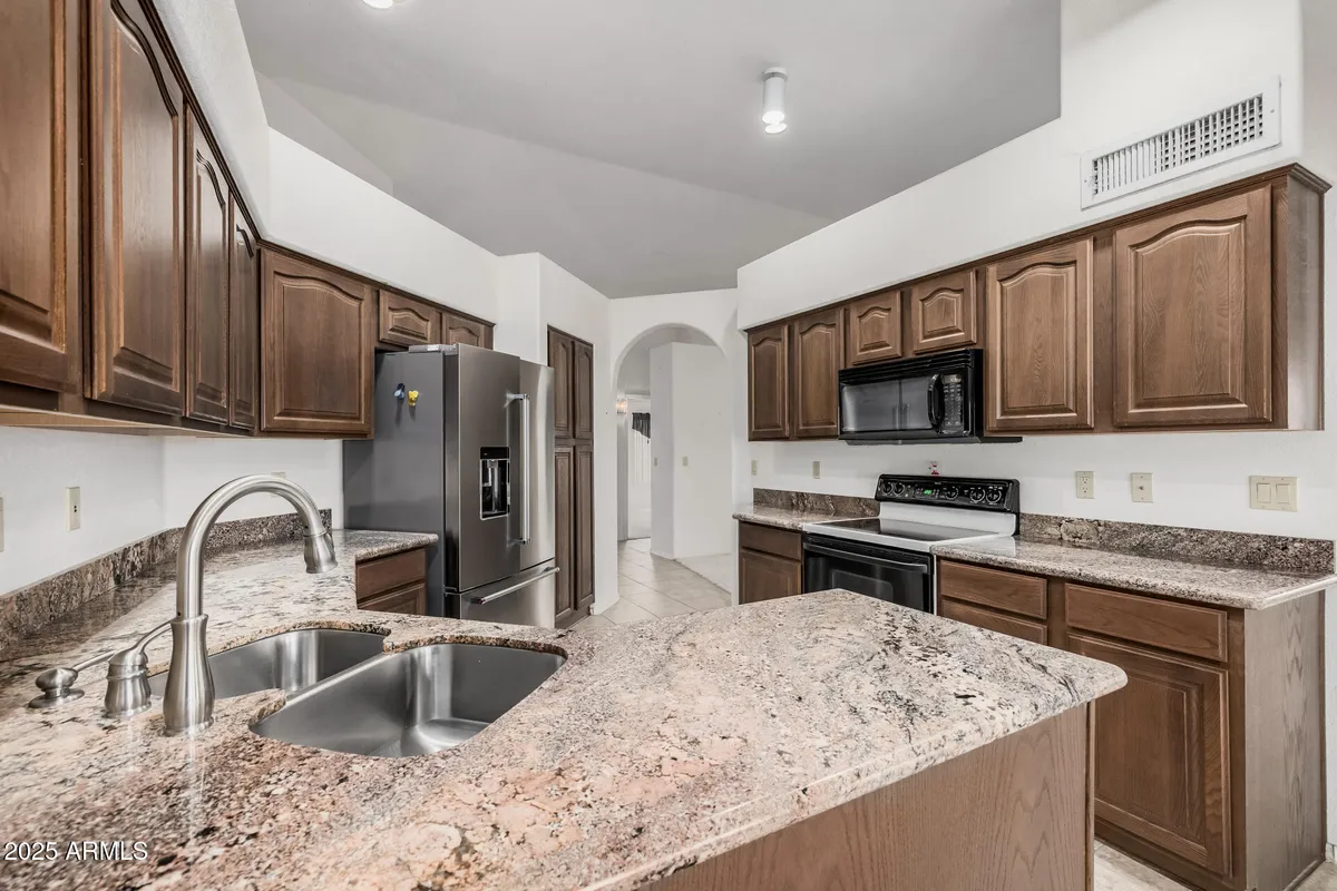 Property Slideshow image 1 of 24 | 8510 e brittle bush rd, Gold Canyon, AZ, 85118