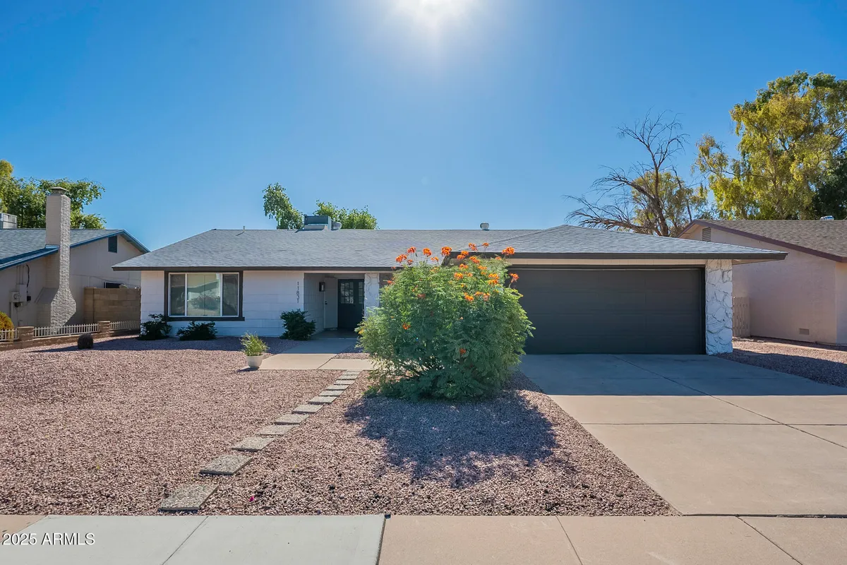 Property Slideshow image 1 of 53 | 11831 s paiute st, Phoenix, AZ, 85044