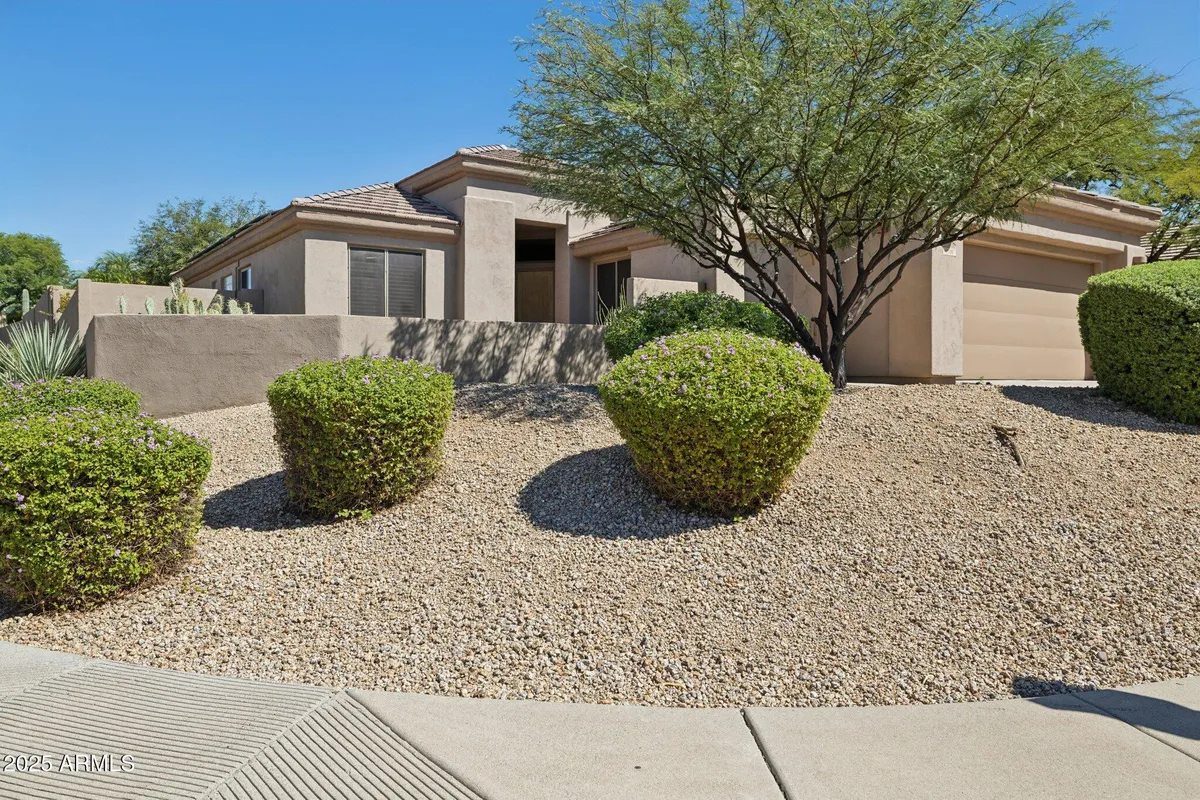 Property Slideshow image 1 of 30 | 7116 e bramble berry ln, Scottsdale, AZ, 85266