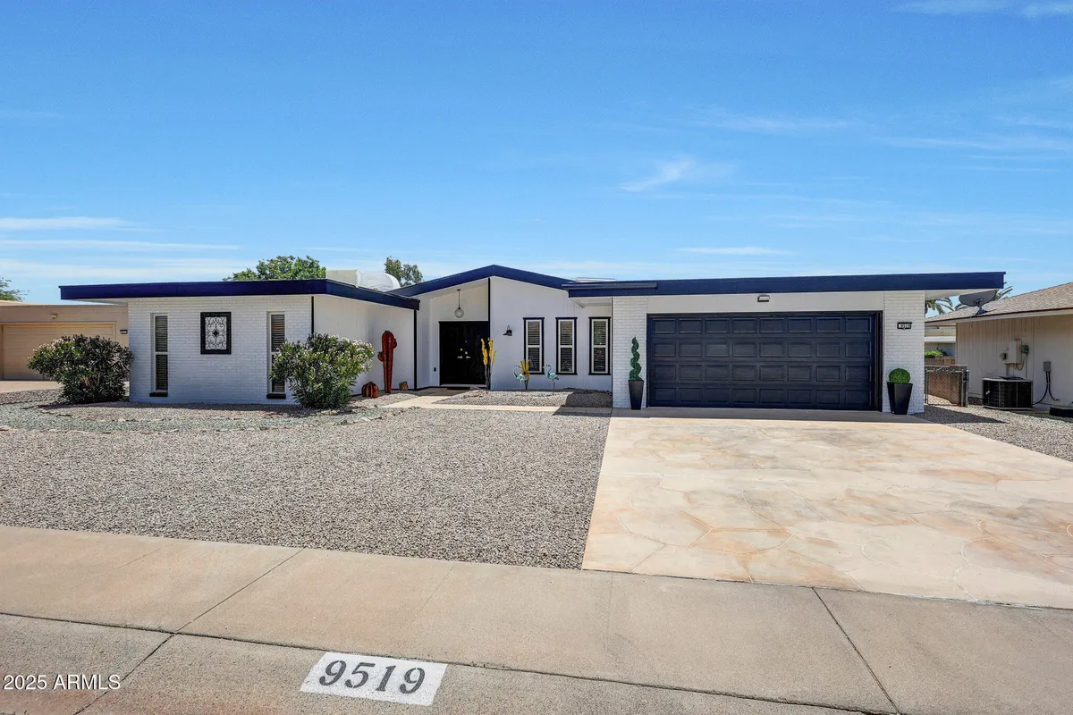 Property Slideshow image 1 of 47 | 9519 w timberline dr, Sun City, AZ, 85351