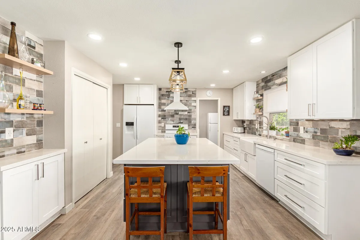 Property Slideshow image 1 of 35 | 4630 e capri ave, Mesa, AZ, 85206