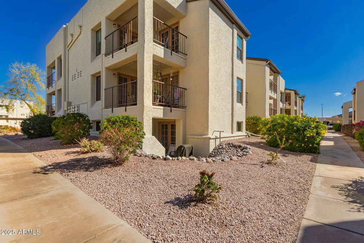Property Slideshow image 1 of 36 | 5518 e lindstrom ln 2011, Mesa, AZ, 85215