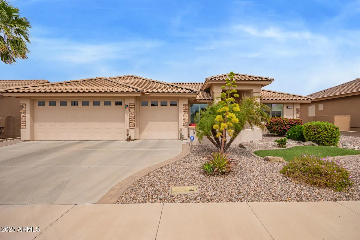 Property Slideshow image 1 of 41 | 10904 e plata ave, Mesa, AZ, 85212