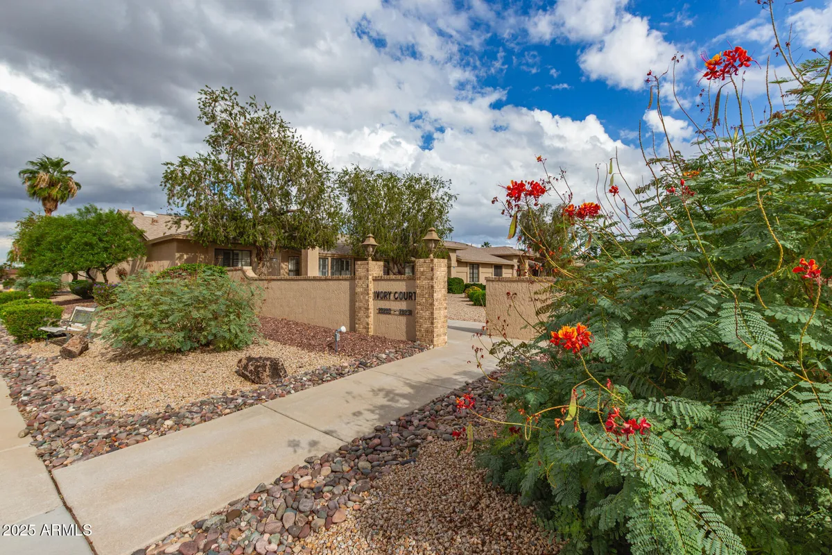 Property Slideshow image 1 of 40 | 20221 n broken arrow dr, Sun City West, AZ, 85375
