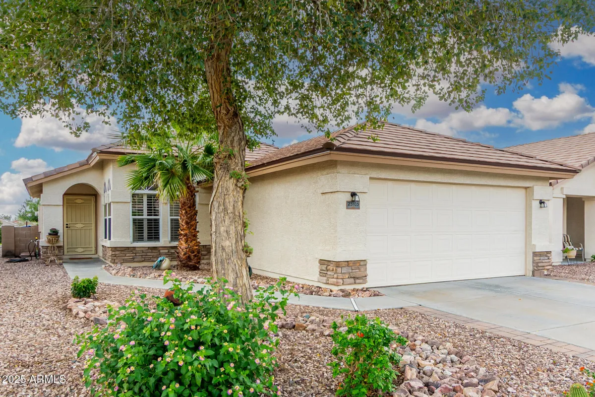 Property Slideshow image 1 of 26 | 23103 w lasso ln, Buckeye, AZ, 85326