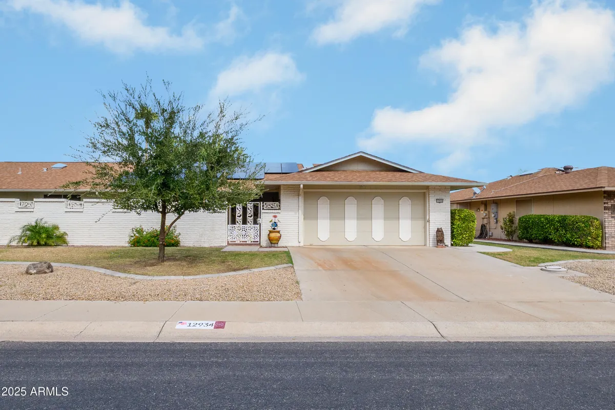 Property Slideshow image 1 of 29 | 12934 w shadow hills dr, Sun City West, AZ, 85375