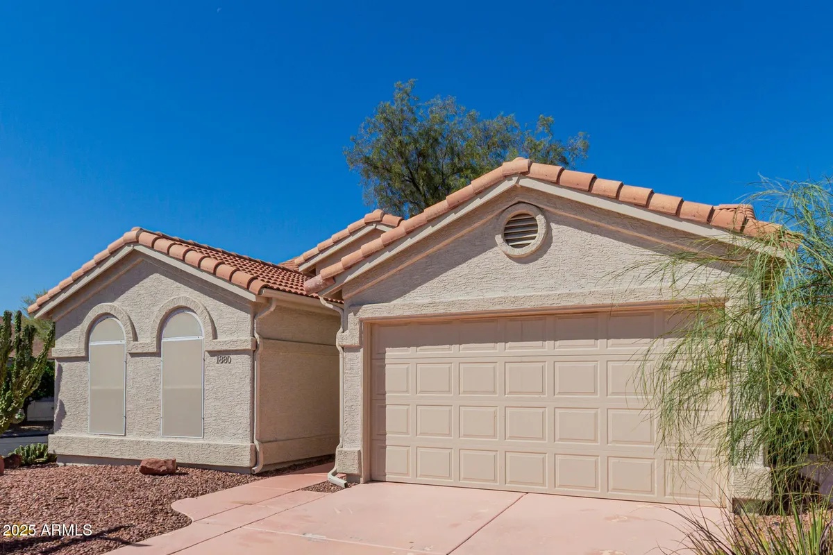 Property Slideshow image 1 of 24 | 1880 e winged foot dr, Chandler, AZ, 85249