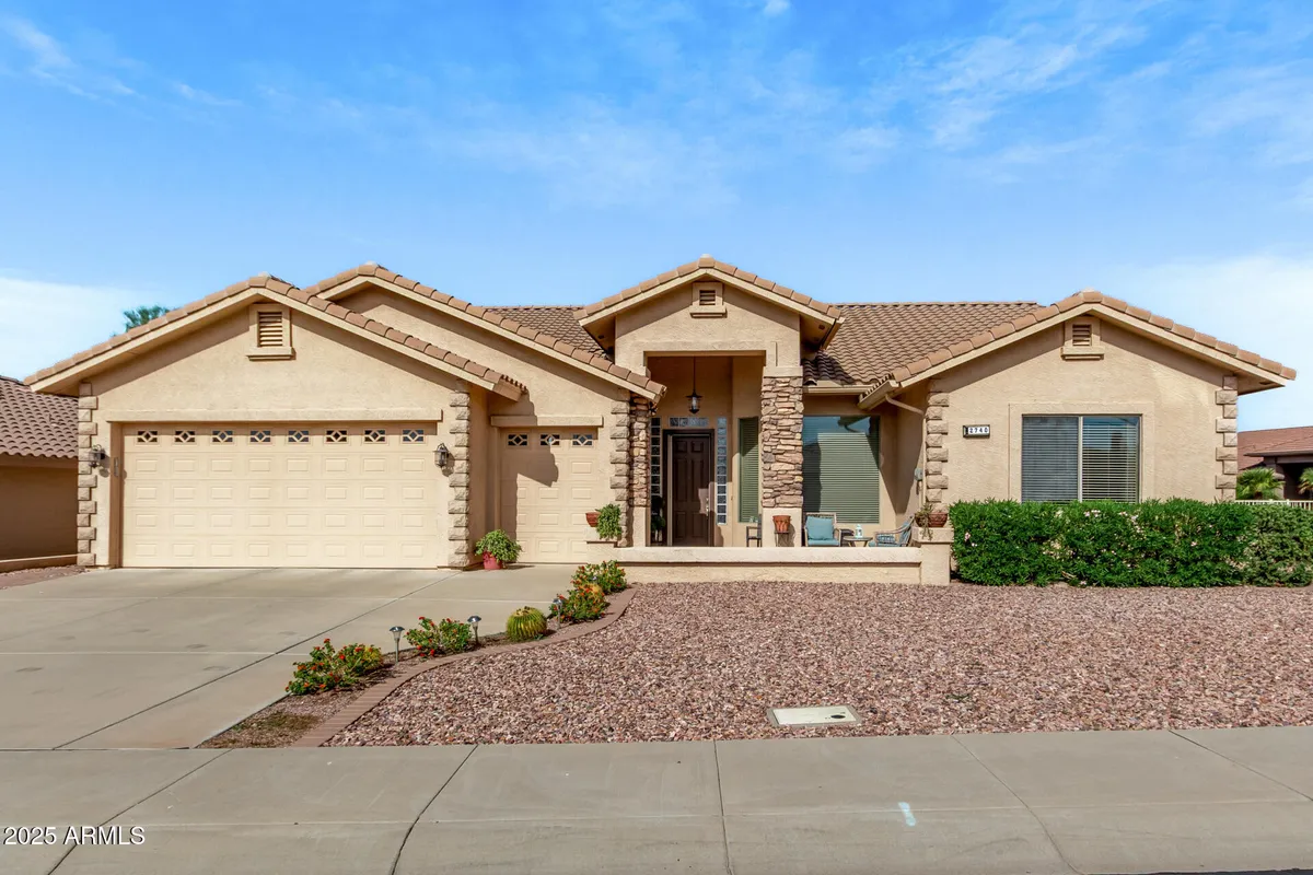 Property Slideshow image 1 of 47 | 2740 s teakwood cir, Mesa, AZ, 85209