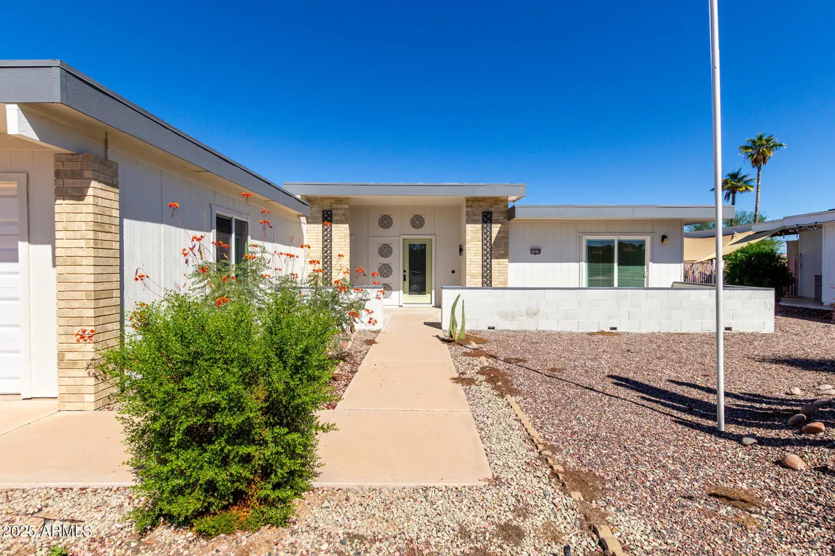 Property Slideshow image 1 of 34 | 10830 w willowbrook dr, Sun City, AZ, 85373