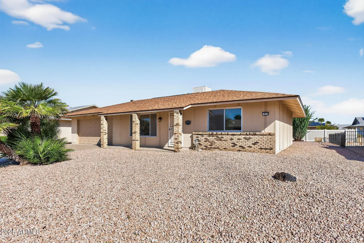Property Slideshow image 1 of 38 | 9716 w desert hills dr, Sun City, AZ, 85351