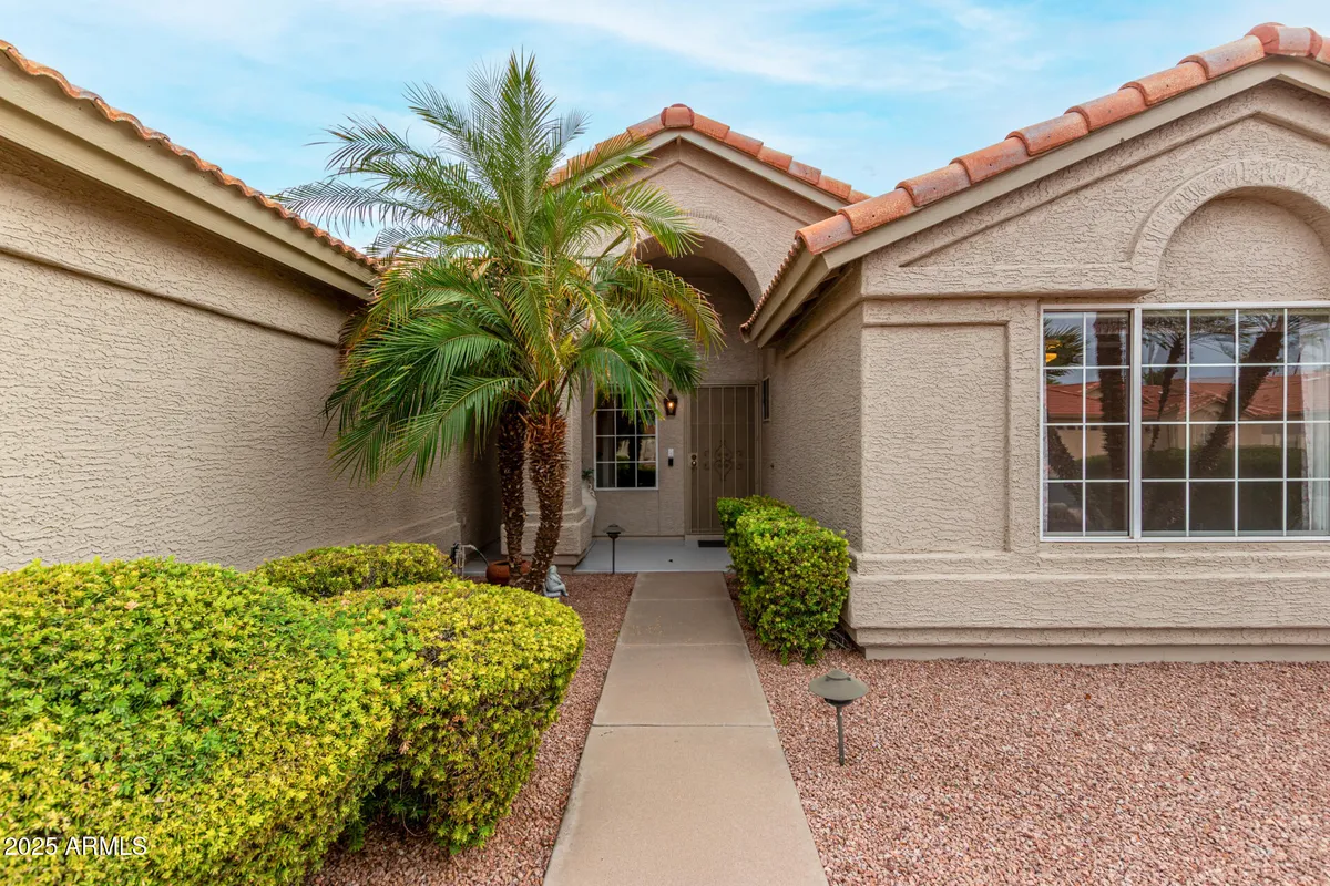 Property Slideshow image 1 of 46 | 10621 e halley dr, Sun Lakes, AZ, 85248
