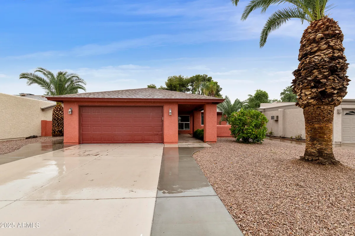 Property Slideshow image 1 of 44 | 9119 e fairway blvd, Sun Lakes, AZ, 85248