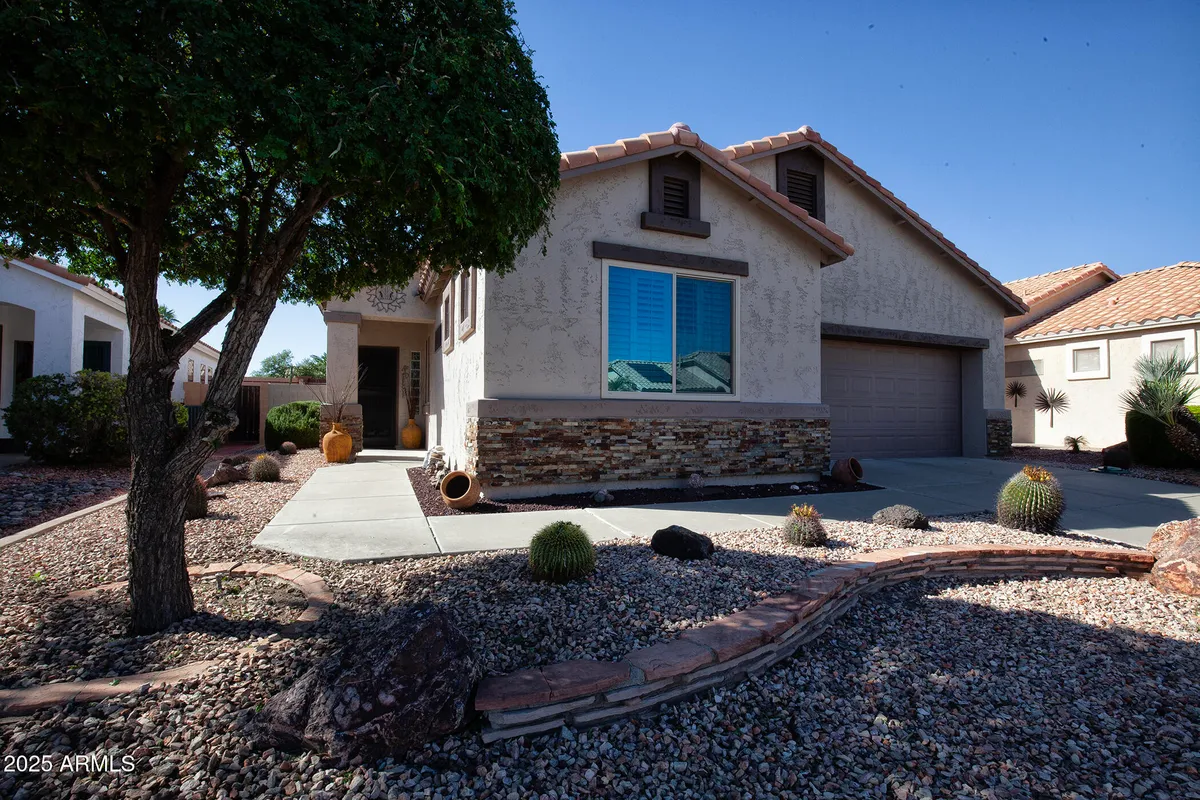 Property Slideshow image 1 of 60 | 17738 n phoenician dr, Surprise, AZ, 85374