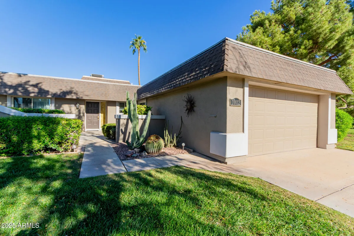 Property Slideshow image 1 of 37 | 10012 w bolivar dr, Sun City, AZ, 85351