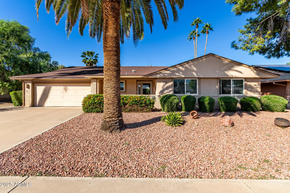 Property Slideshow image 1 of 29 | 10720 w saratoga cir, Sun City, AZ, 85351
