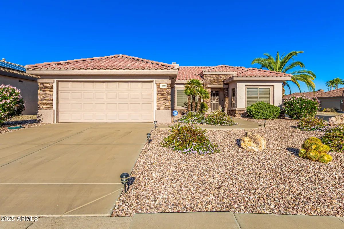 Property Slideshow image 1 of 34 | 18201 n avalon ln, Surprise, AZ, 85374