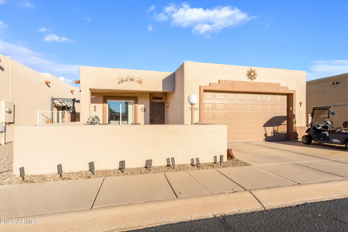 Property Slideshow image 1 of 27 | 301 s clubhouse ln, Sierra Vista, AZ, 85635