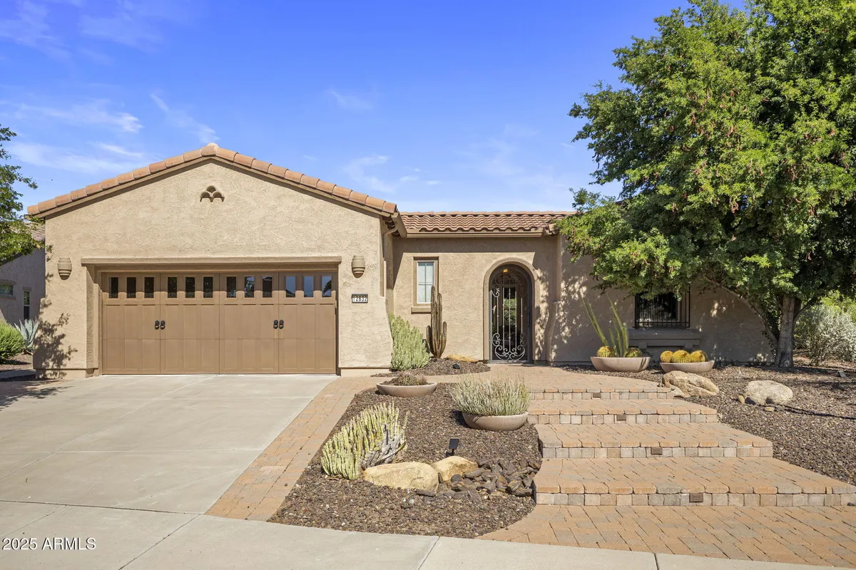 Property Slideshow image 1 of 47 | 12832 w pinnacle vista dr, Peoria, AZ, 85383