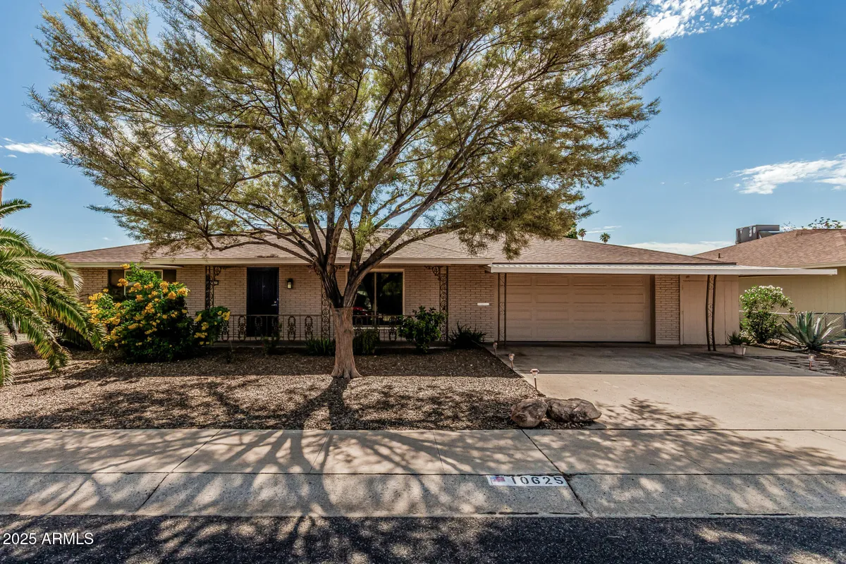 Property Slideshow image 1 of 25 | 10625 w ridgeview rd, Sun City, AZ, 85351