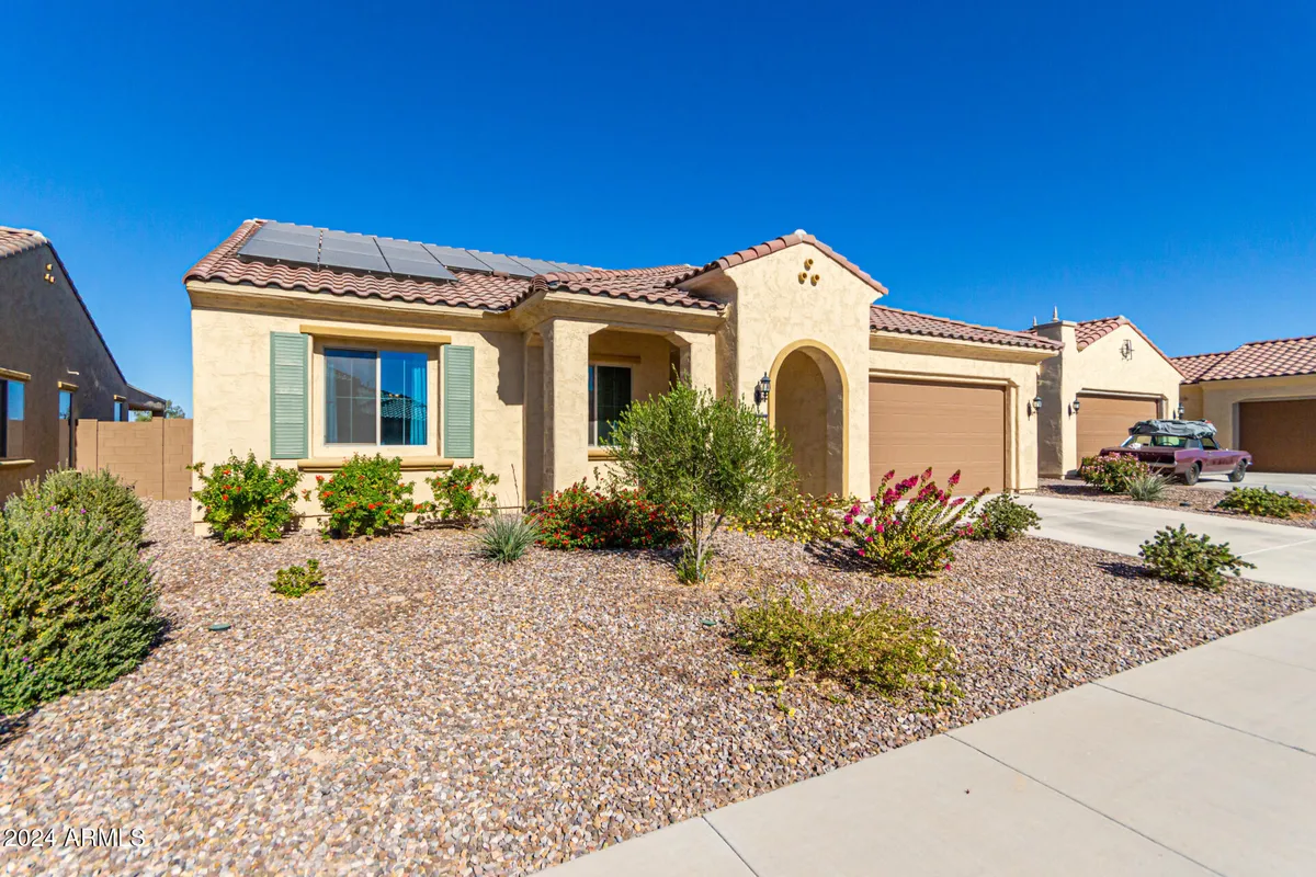 Property Slideshow image 1 of 76 | 7266 w meadowlark way, Florence, AZ, 85132