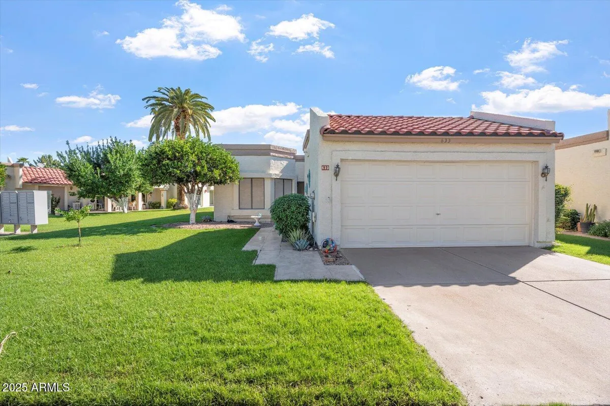 Property Slideshow image 1 of 20 | 633 s saguaro way, Mesa, AZ, 85208