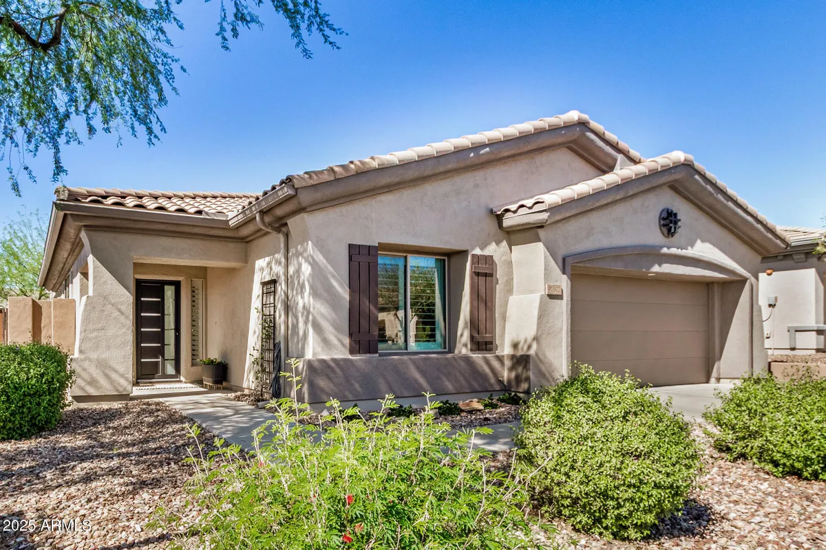 Property Slideshow image 1 of 64 | 41502 n chase oaks way, Anthem, AZ, 85086