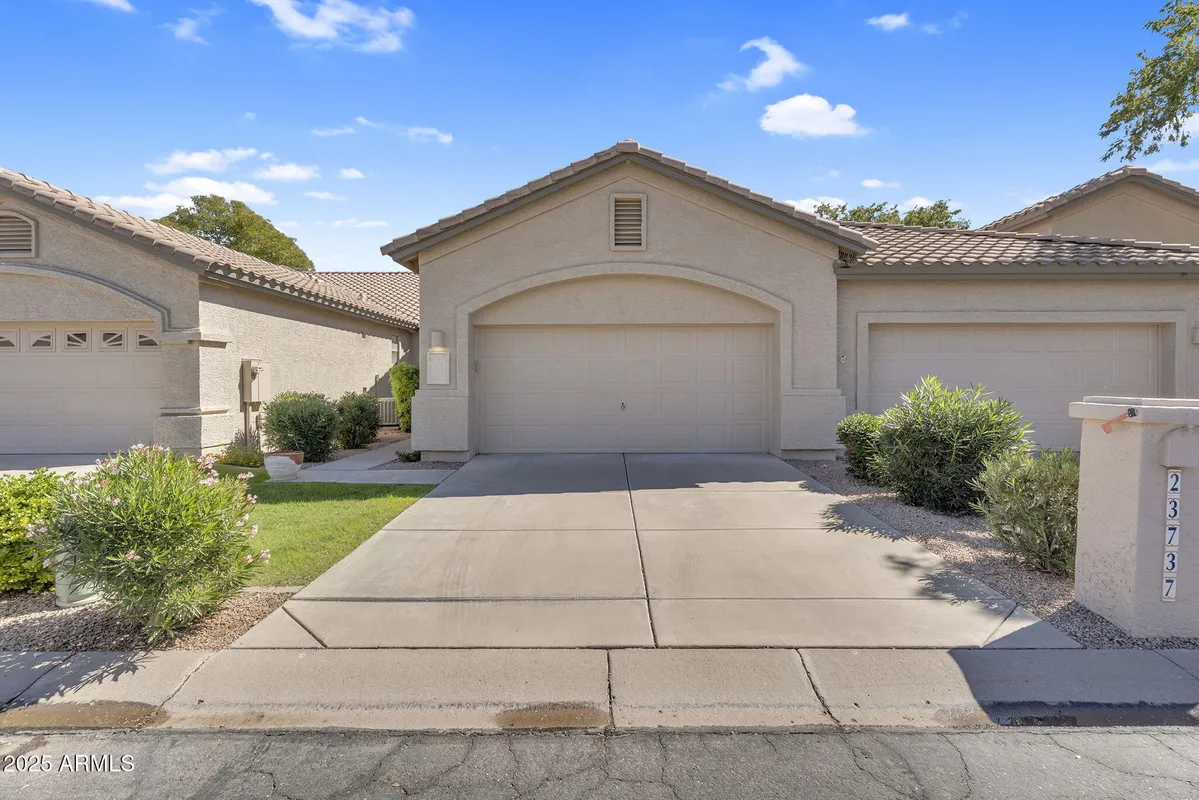 Property Slideshow image 1 of 53 | 23737 s pleasant way, Sun Lakes, AZ, 85248