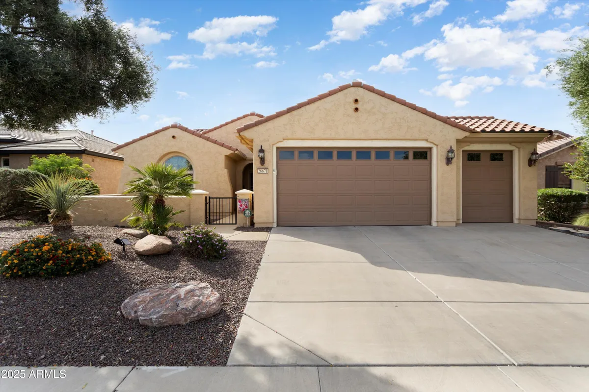 Property Slideshow image 1 of 42 | 26671 w runion dr, Buckeye, AZ, 85396